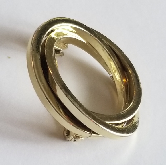 Vintage open circle brooch with two interlocking circles Gold tone metal - Picture 4 of 8